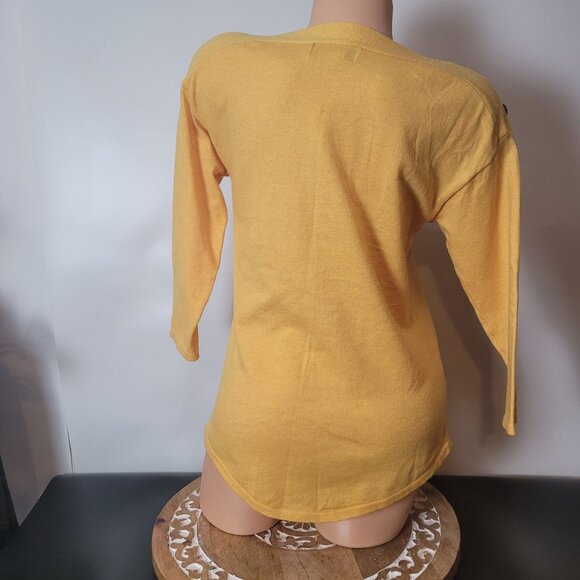 Carolyn Taylor Yellow Button Detail 3/4 Sleeve Knit Top - Picture 9 of 12